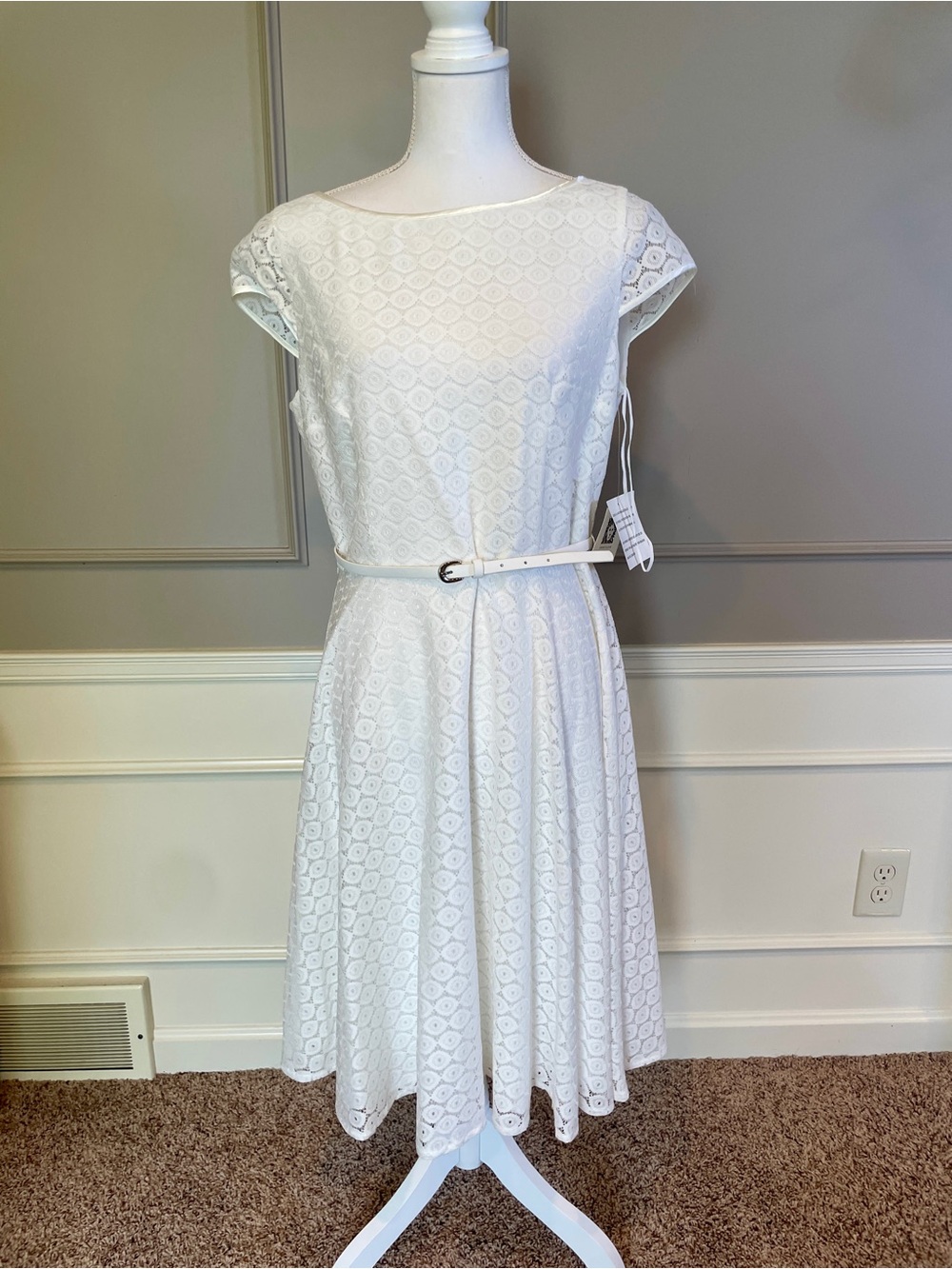 New Anne Klein Swing Dress 10 Ivory Lace Cap Sleeve Boat Neck Knee Length